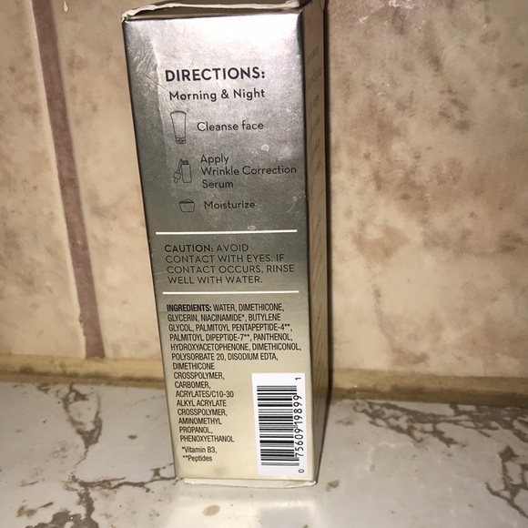 “OLAY WRINKLE CORRECTION SERUM” (new)! - Picture 6 of 7